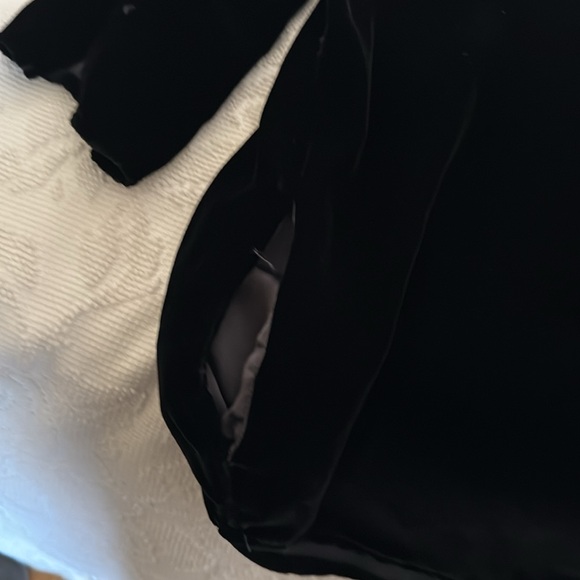 CP Shades women's Black Velvet Tunic with Pockets - Picture 4 of 8